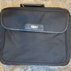 Targus messenger case